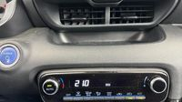 Toyota Yaris 116h Dynamic 5p MY22 — photo 19