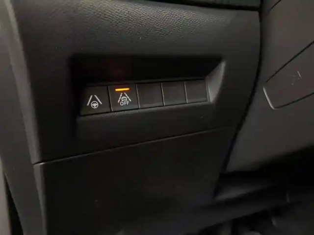 Peugeot 2008 electrique 50 kwh 136 ch — photo 34