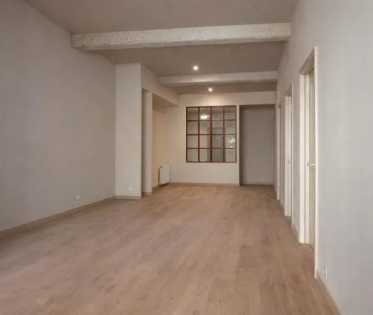 Appartement T3/4 rénové de 76 m² - proche Cours Sextius