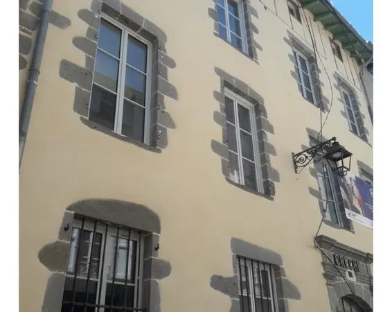 A louer studio de 30 m² centre ville Aurillac