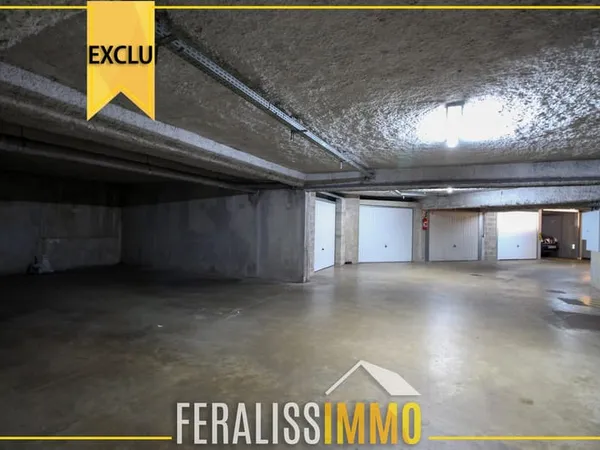 Une place de parking souterrain !