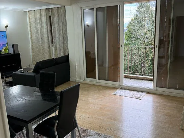 Beau T4 au sein d'une résidence calme et sécurisée avec gardienne - Le Raincy