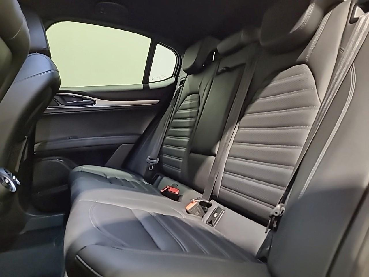 Alfa Romeo Stelvio 2.2 160 ch at8 veloce — photo 13