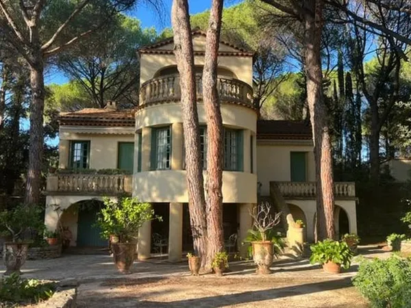 Maison 5 pièces 350 m²