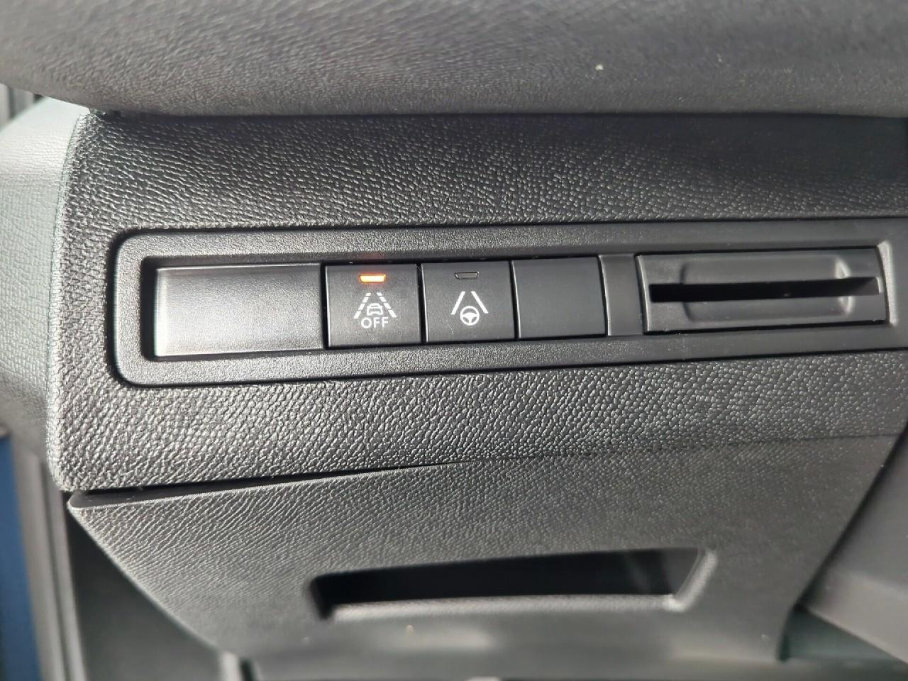 Peugeot 3008 puretech 130ch s&s eat8 gt — photo 22