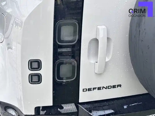 Land Rover Defender 110 p300e awd auto — photo 66