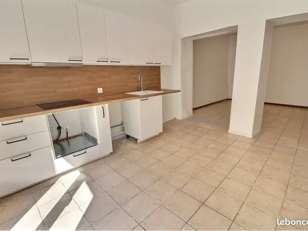 Appartement T4 en duplex rénové