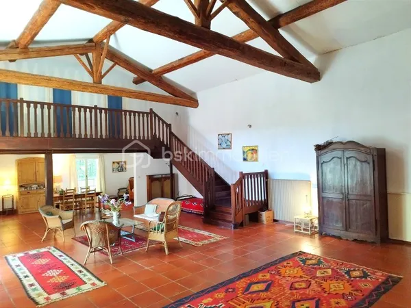 Maison 13 pièces 379 m²