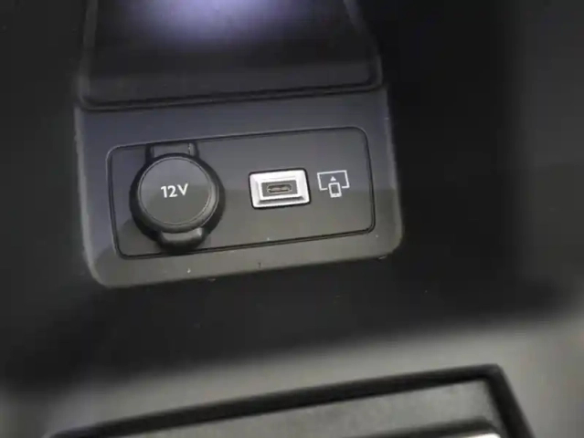 Peugeot 408 phev 225ch gt e-eat8 suréquipée + toit ouvrant — photo 27