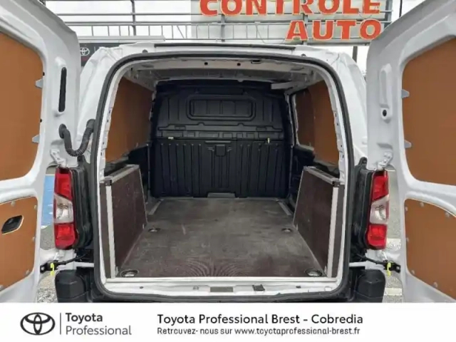 Toyota Proace city medium 100 d-4d start mc24 — photo 10