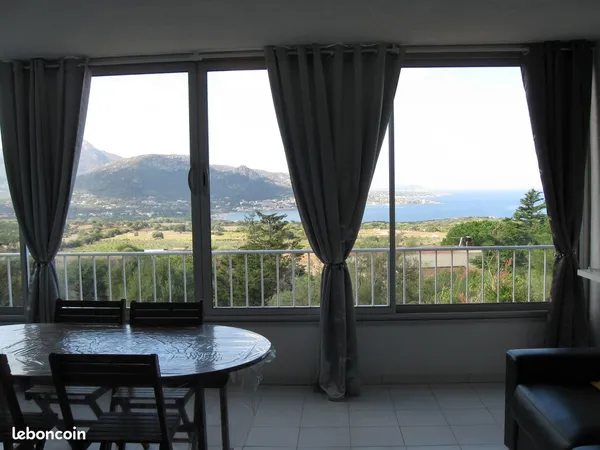 F2 61 m2 vue panoramique situé à 5 mns des plages