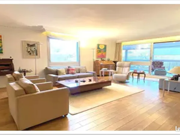 Appartement 3 pièces 143 m²
