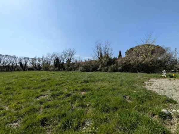 Terrain 1440 m²