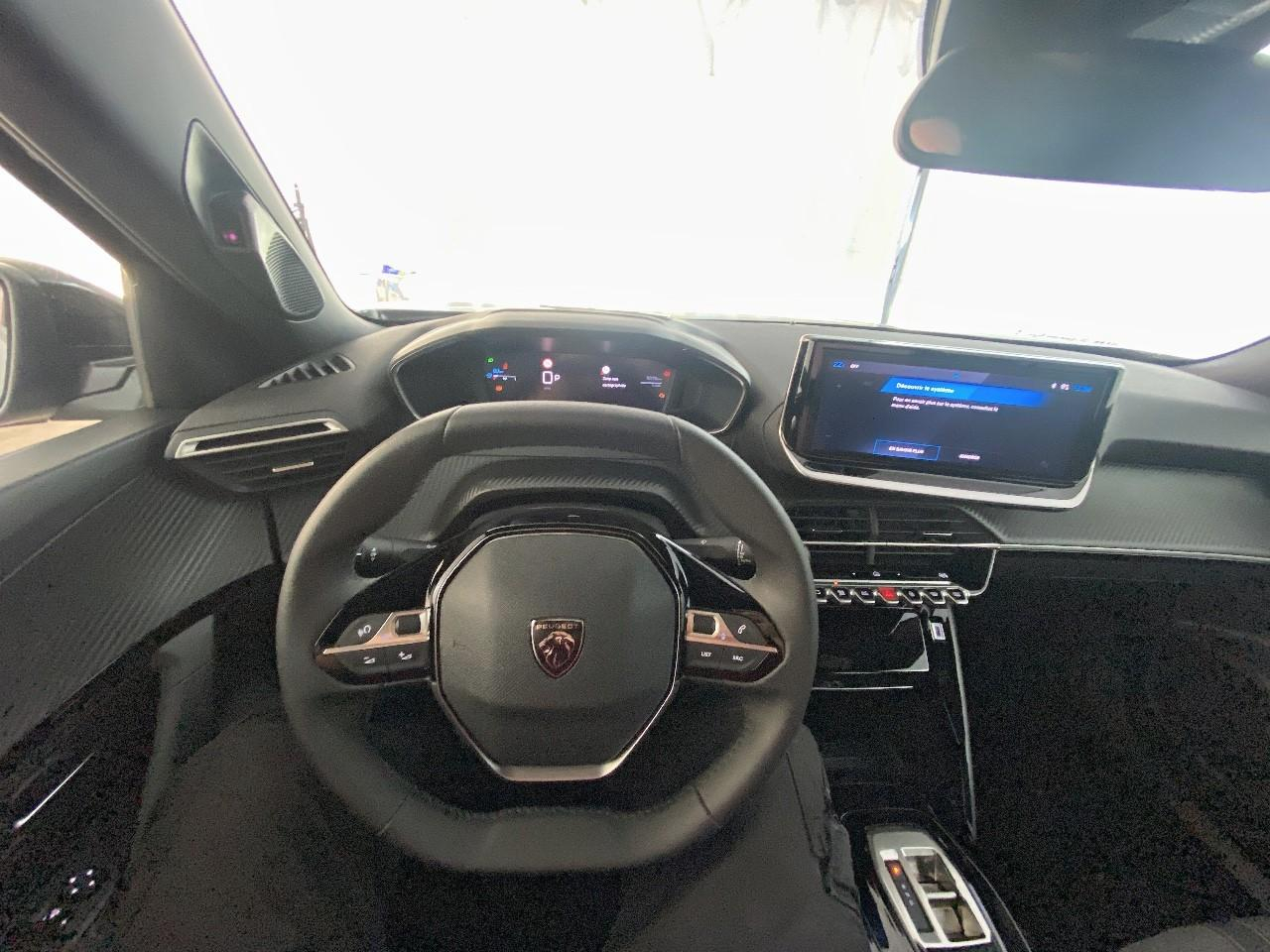 Peugeot 2008 hybrid 145 ch e-dcs6 allure — photo 12