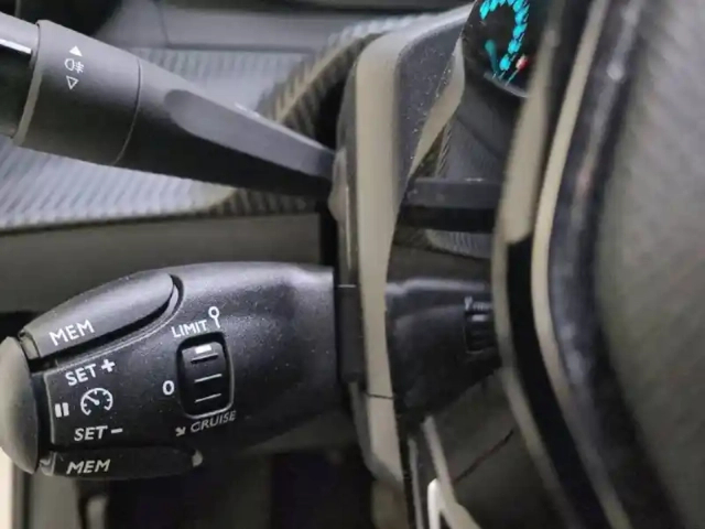 Peugeot 208 electrique 50 kwh 136ch — photo 27