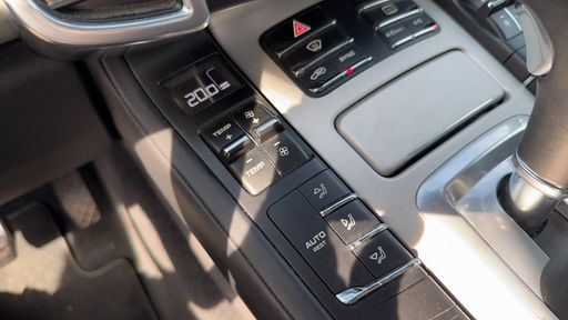 Porsche Cayenne 4.2 TD V8 382 4X4 Tiptronic 8 - S – 2013 – 149184 km – Diesel – Boîte Automatique — photo 9