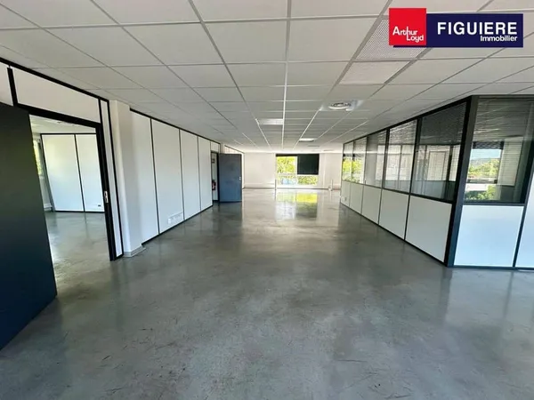 Bureaux 380 m²