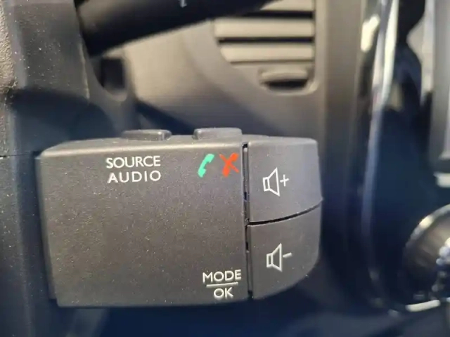 Renault Captur dci 90 energy eco² — photo 32
