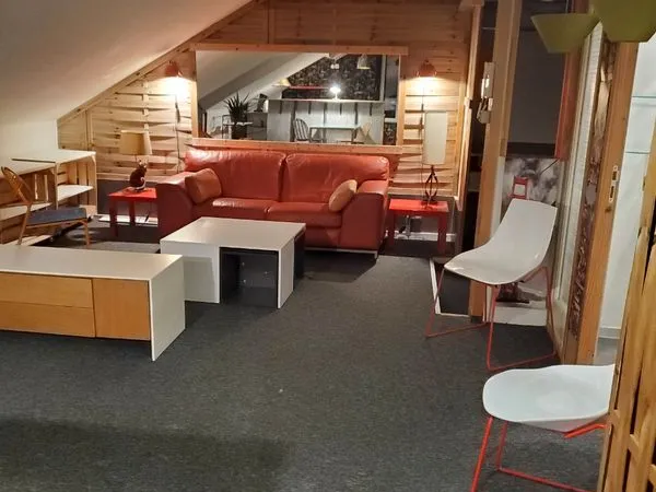 Loft meublé 35 m² - Vue sur le Château des Adhémar - Montélimar