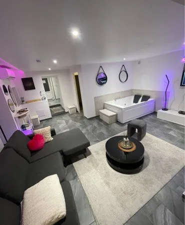 Appartement T3 ou local commercial