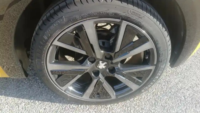 Peugeot 208 puretech 130 s&amp;s eat8 — photo 91