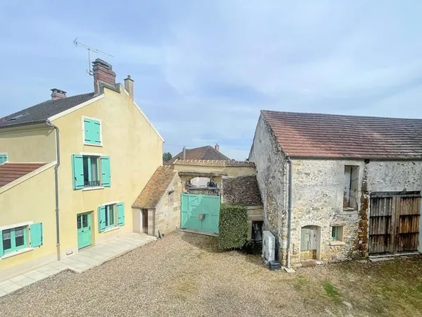 Corps de ferme à vendre sur Frémainville