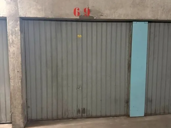 Garage Loos