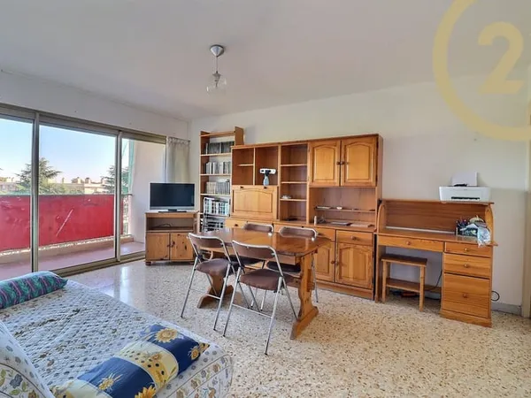 VENTE EN EXCLUSIVITE - FREJUS - 2 PIECES DERNIER ETAGE PROC