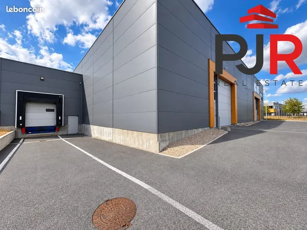 Local 560 m² Marly