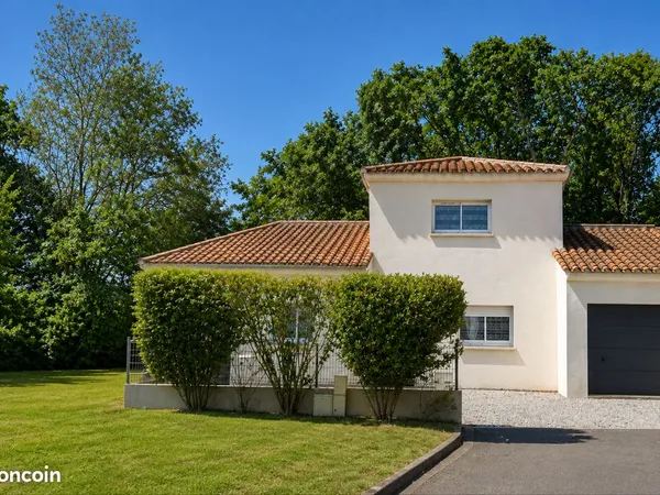 🏡 PORNIC - Maison 3 chambres avec suite parentale en RDC, garage et jardin au calme