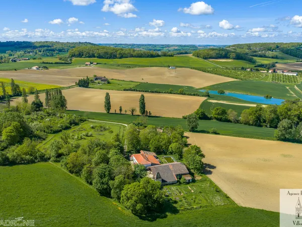 Maison 8 pièces 223 m²
