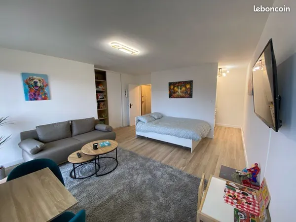 Studio 32m2 rénové + balcon + clim