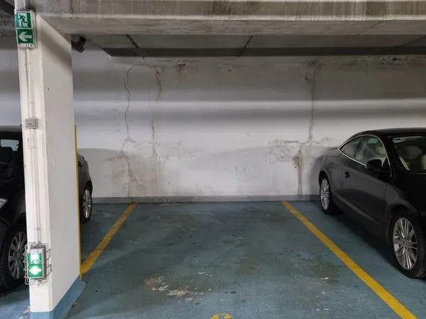 Titre : Place de parking en garage sécurisé - Les Lilas (3 min du métro)