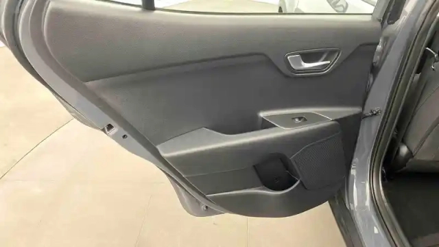 Kia Stonic 1.0 t-gdi 100 ch bvm6 — photo 27