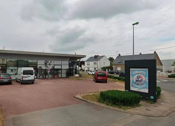 Local commercial 1072 m²