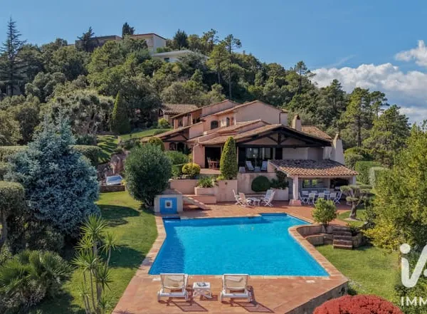 Maison 11 pièces 320 m²