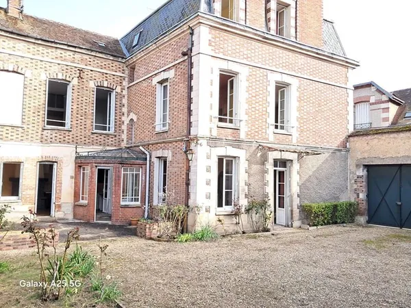 Sens Amande - Maison bourgeoise de 266 m2 (7 chambres) avec jardin clos sans vis-à-vis et garage