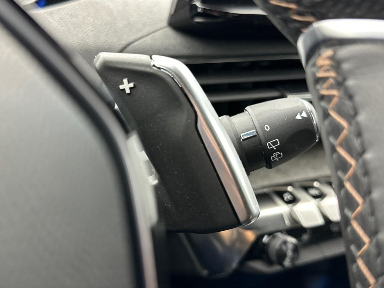 Peugeot 3008 puretech 130ch s&s eat8 gt pack — photo 18