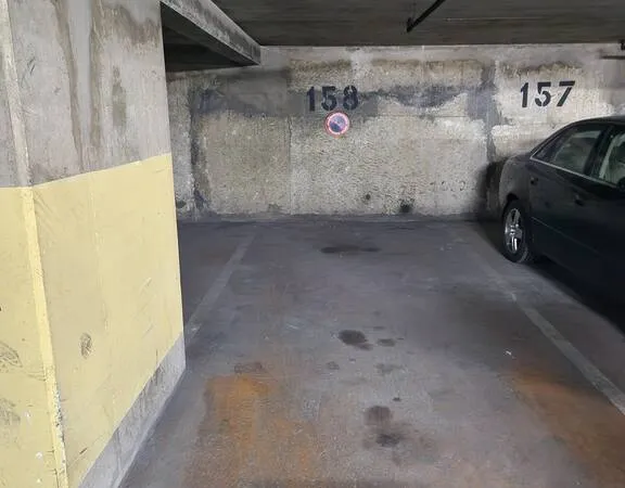 Garage/Parking