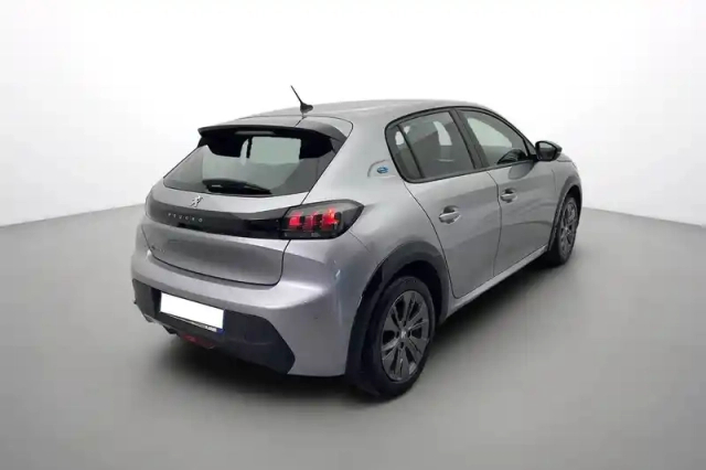 Peugeot 208 electrique 50 kwh 136ch — photo 6