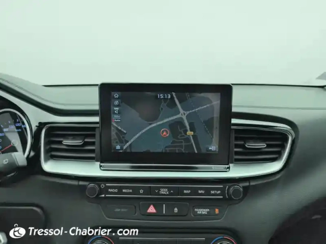 Kia Ceed 1.0 t-gdi 120 ch isg bvm6 active — photo 11