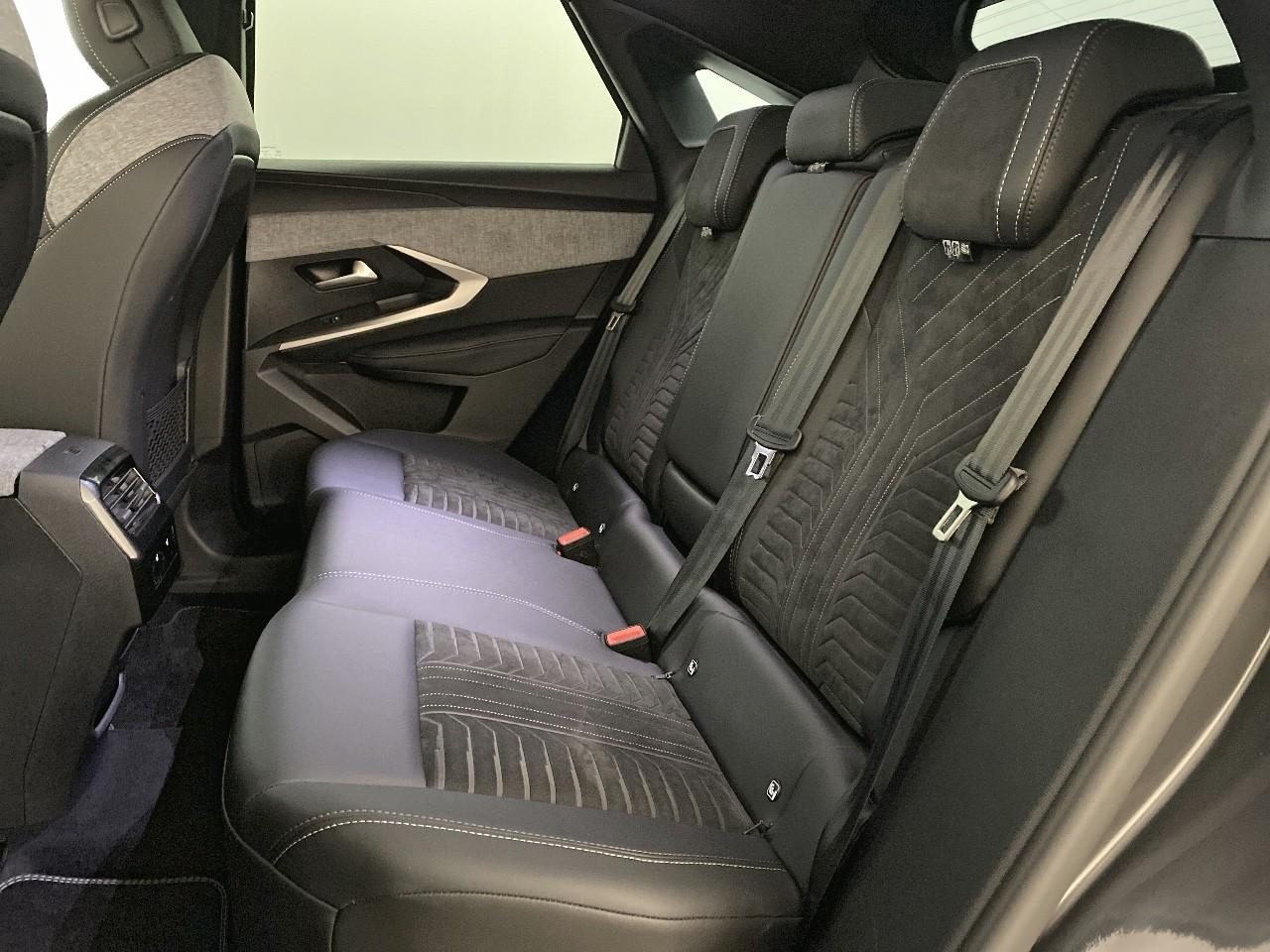 Peugeot 3008 hybrid 145 e-dcs6 gt — photo 10