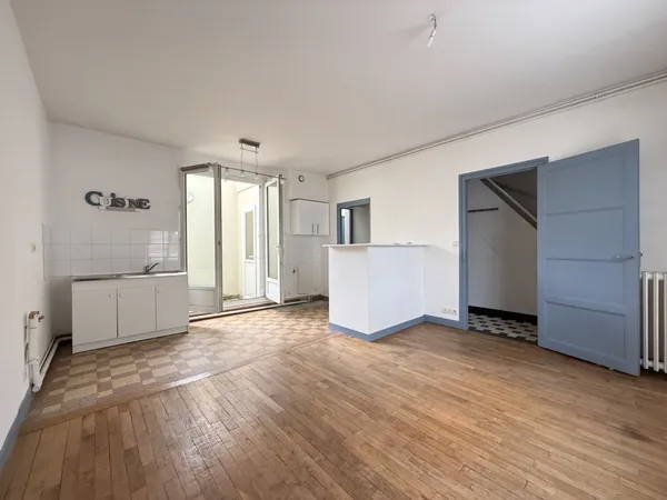 SAUMUR CENTRE, maison appartement,