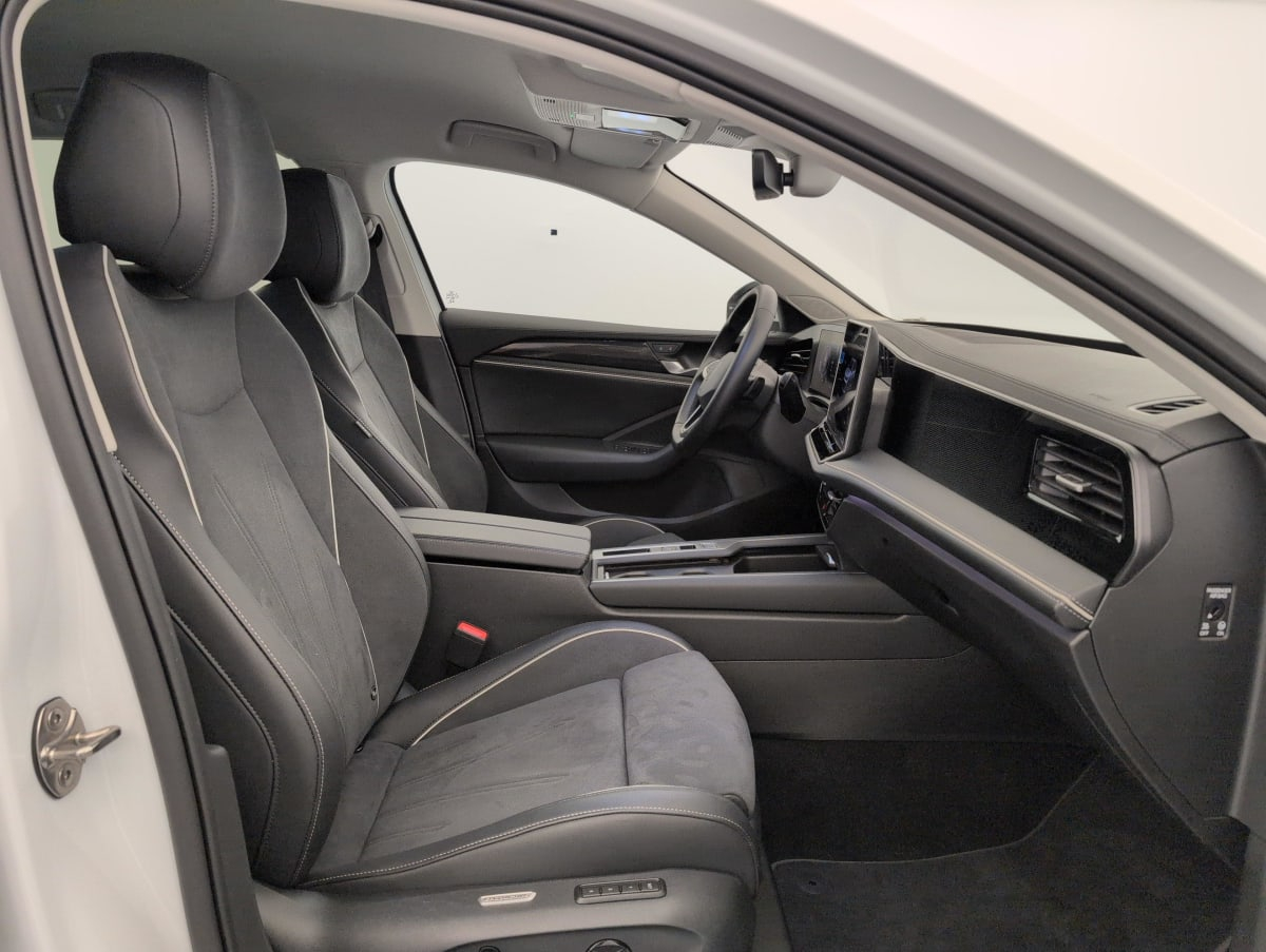 Volkswagen Passat — photo 9