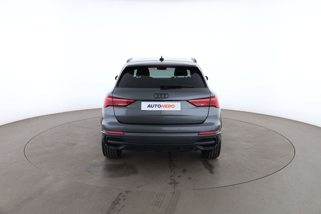 Audi Q3 35 TDI S Line S Tronic 7 — photo 4