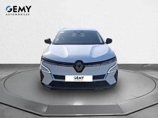 Renault Megane e-tech ev40 130ch standard charge — photo 2