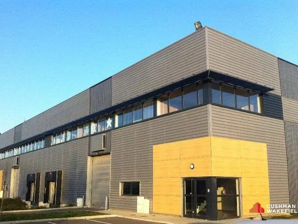 Entrepôt 494 m²