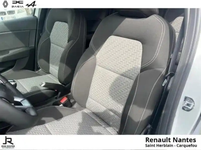 Renault Clio 1.0 tce 90ch evolution — photo 9