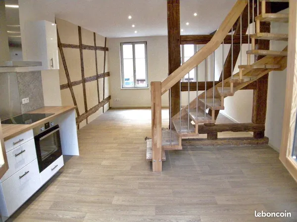 À LOUER - BEL APPARTEMENT DE 53 m² AVEC TERRASSE PRIVATIVE DE 28 m²