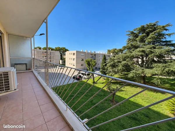 T3 62 m², terrasse 16 m², balcon, proche mer